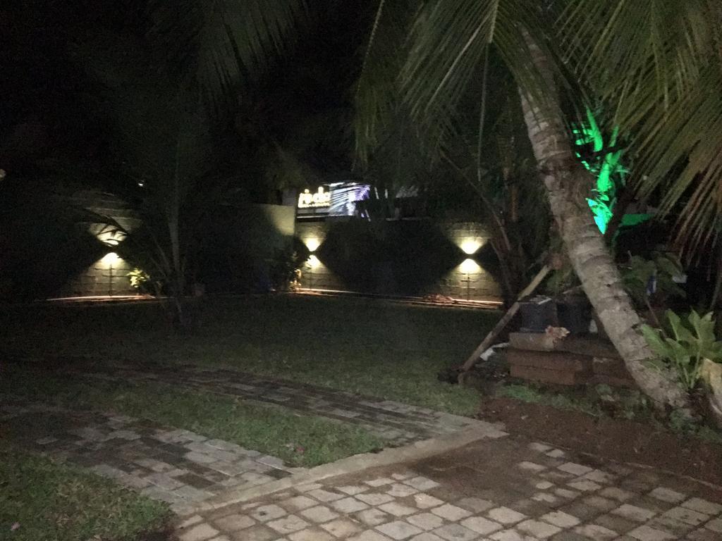 Relax Inn Hikkaduwa Bagian luar foto