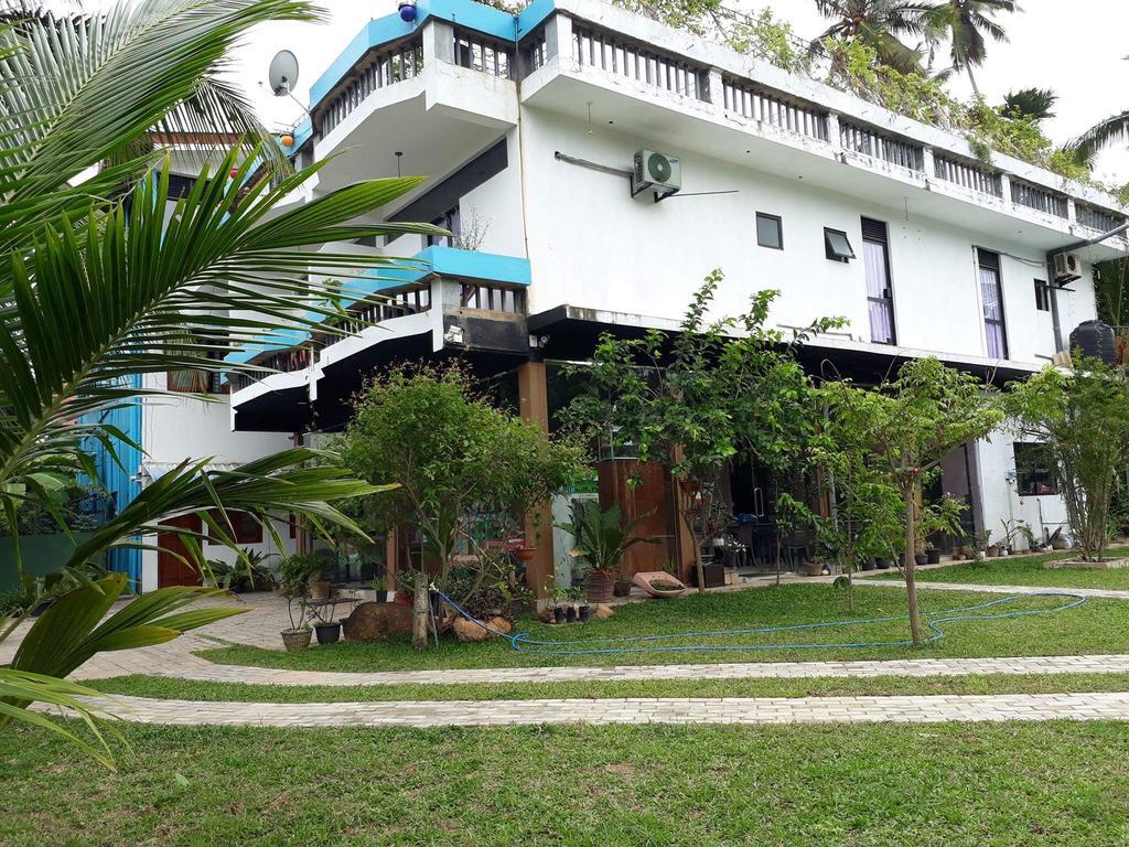 Relax Inn Hikkaduwa Bagian luar foto