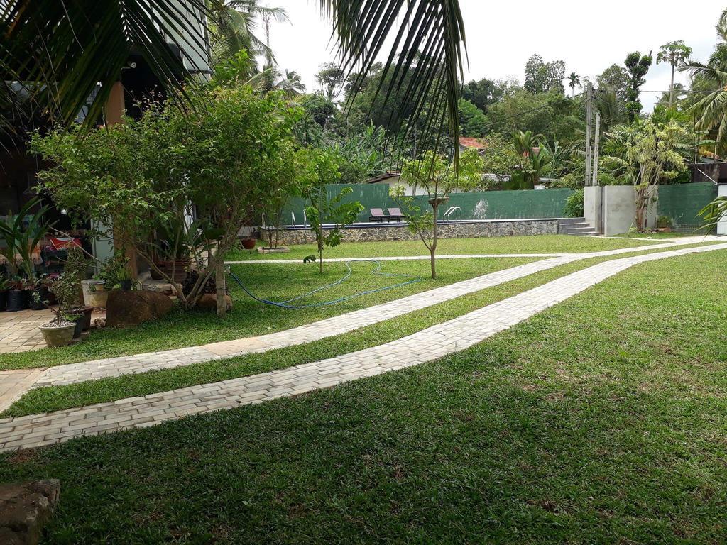 Relax Inn Hikkaduwa Bagian luar foto